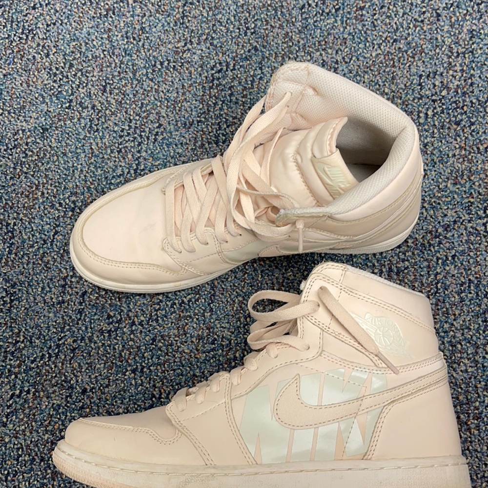 Nike Air Jordan 1 High Top - Guava Ice